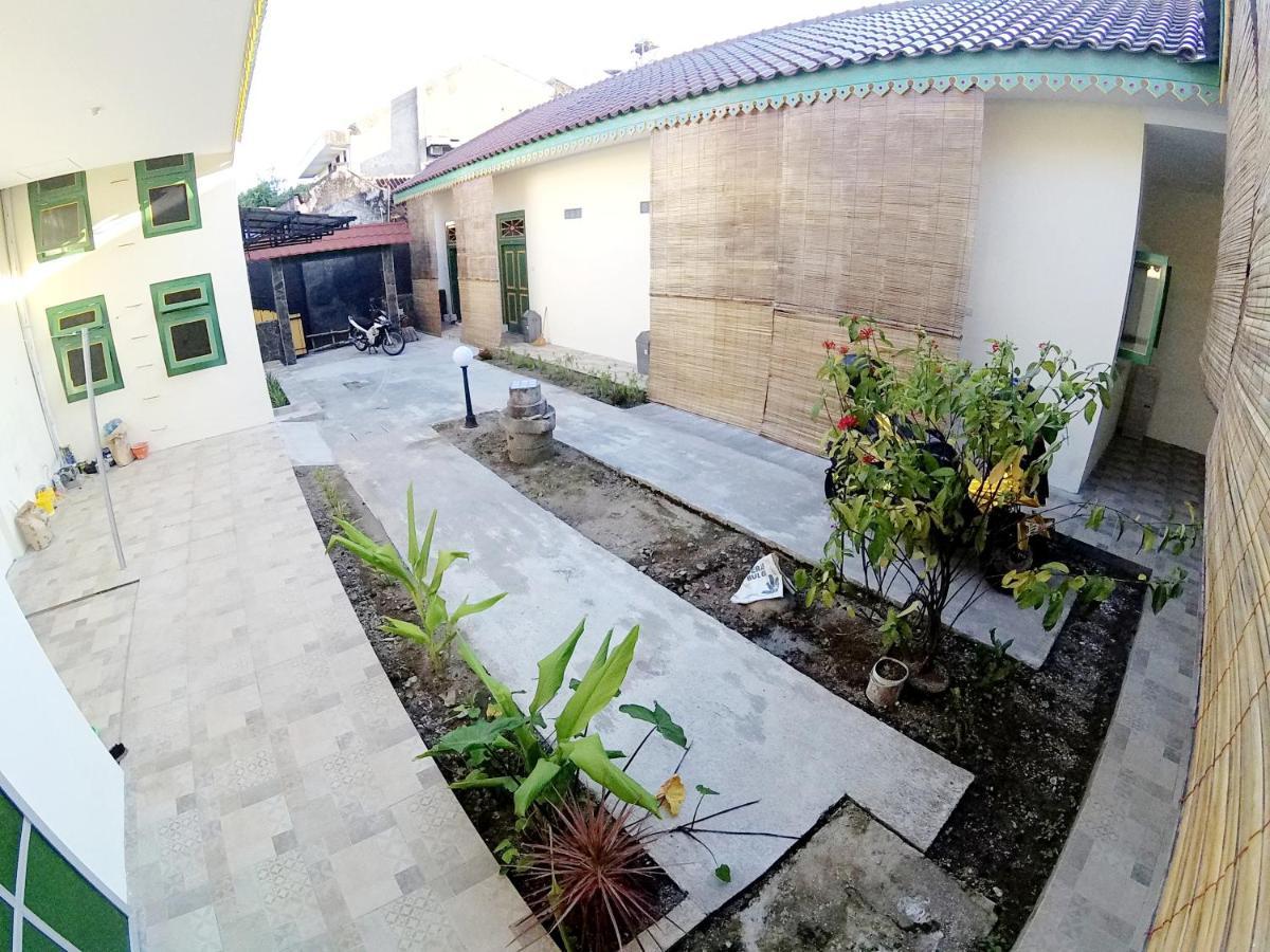 Ngadiwinatan Alleyway Guest House Jogja ยอกยาการ์ตา ภายนอก รูปภาพ